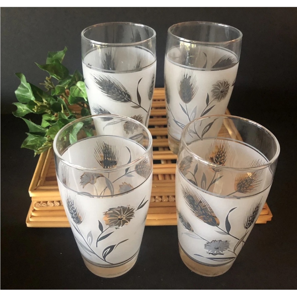 4 Vintage Libbey Frosted Silver Wheat Glasses 5” Tumblers Excellent Condition.